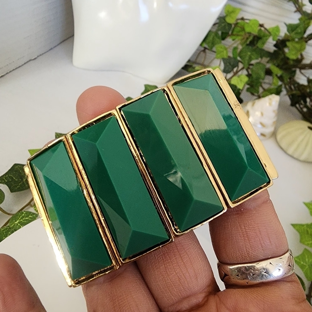 Vintage Gold and Green Acrylic Stretch Bracelet - Picture 4 of 7